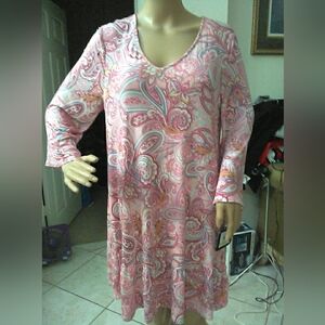 NWT ELLEN TRACY Stylish Pink Paisley Dress SZ Med Light And Bouncy
